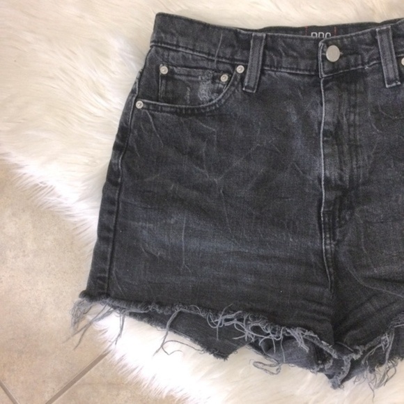 BDG Girlfriend High Rise Black Raw Edge Distressed Denim Jean Shorts Size 30 - Picture 7 of 13